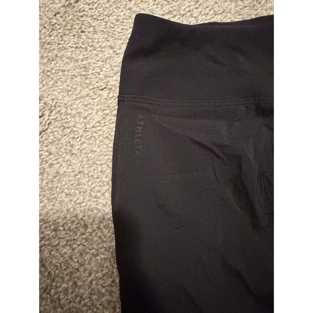 Athleta Trekkie North Mid rise womens short in black - Picture 4 of 8